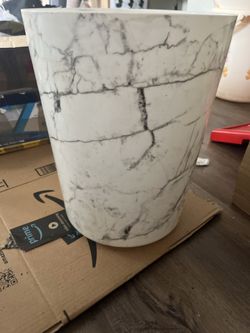 Plastic Dustbin – Marble Look $5 – Lubbock, TX