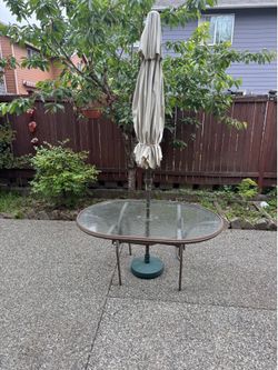 Free table and umbrella
