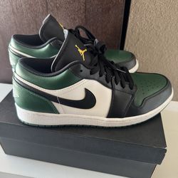 Jordan low 1 green toe 10.5 130 obo