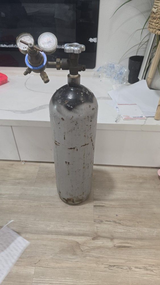 Nitrogen Tank