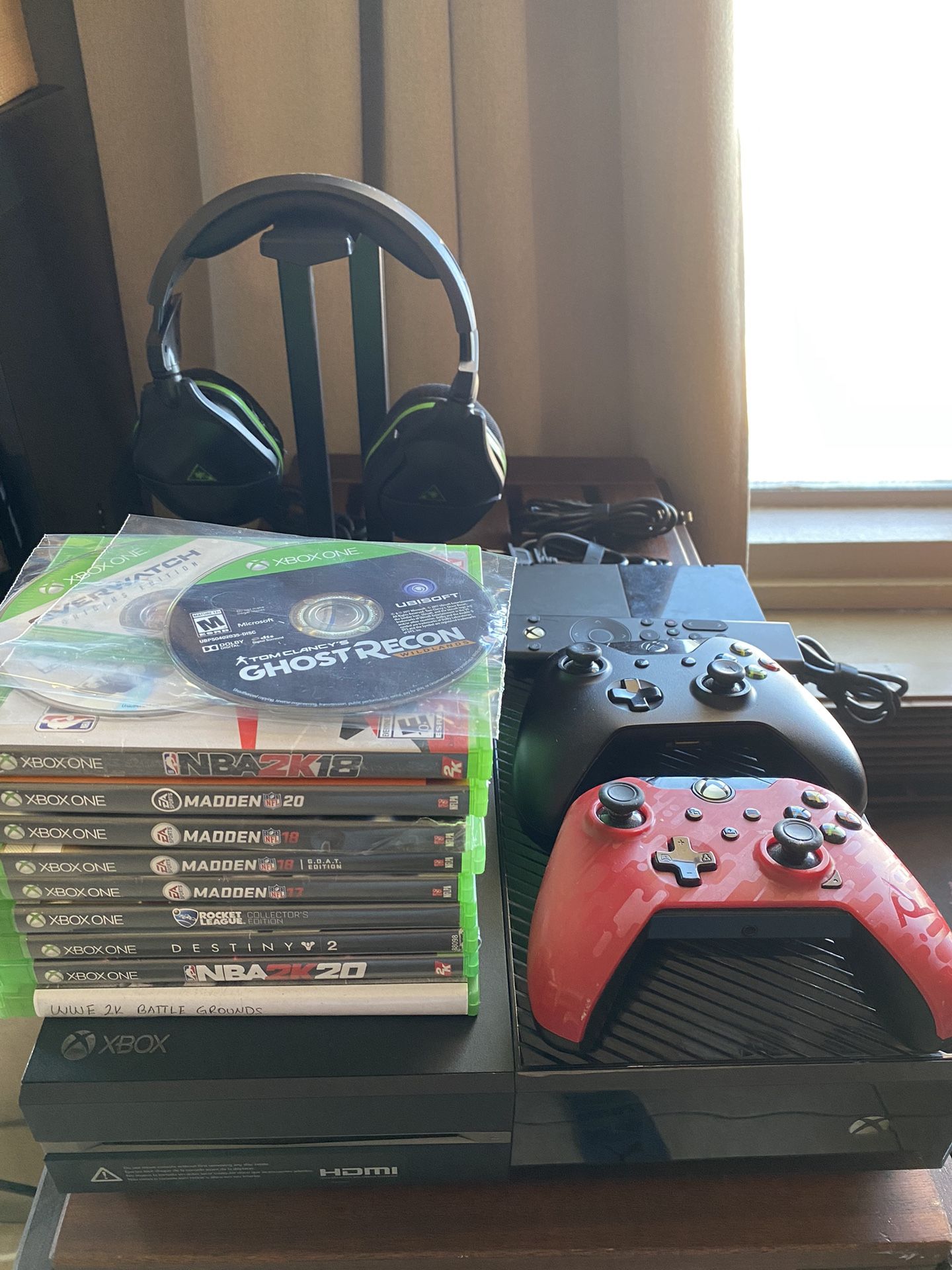 Xbox One 1TB Bundle Lot +Accessories + 10x Games