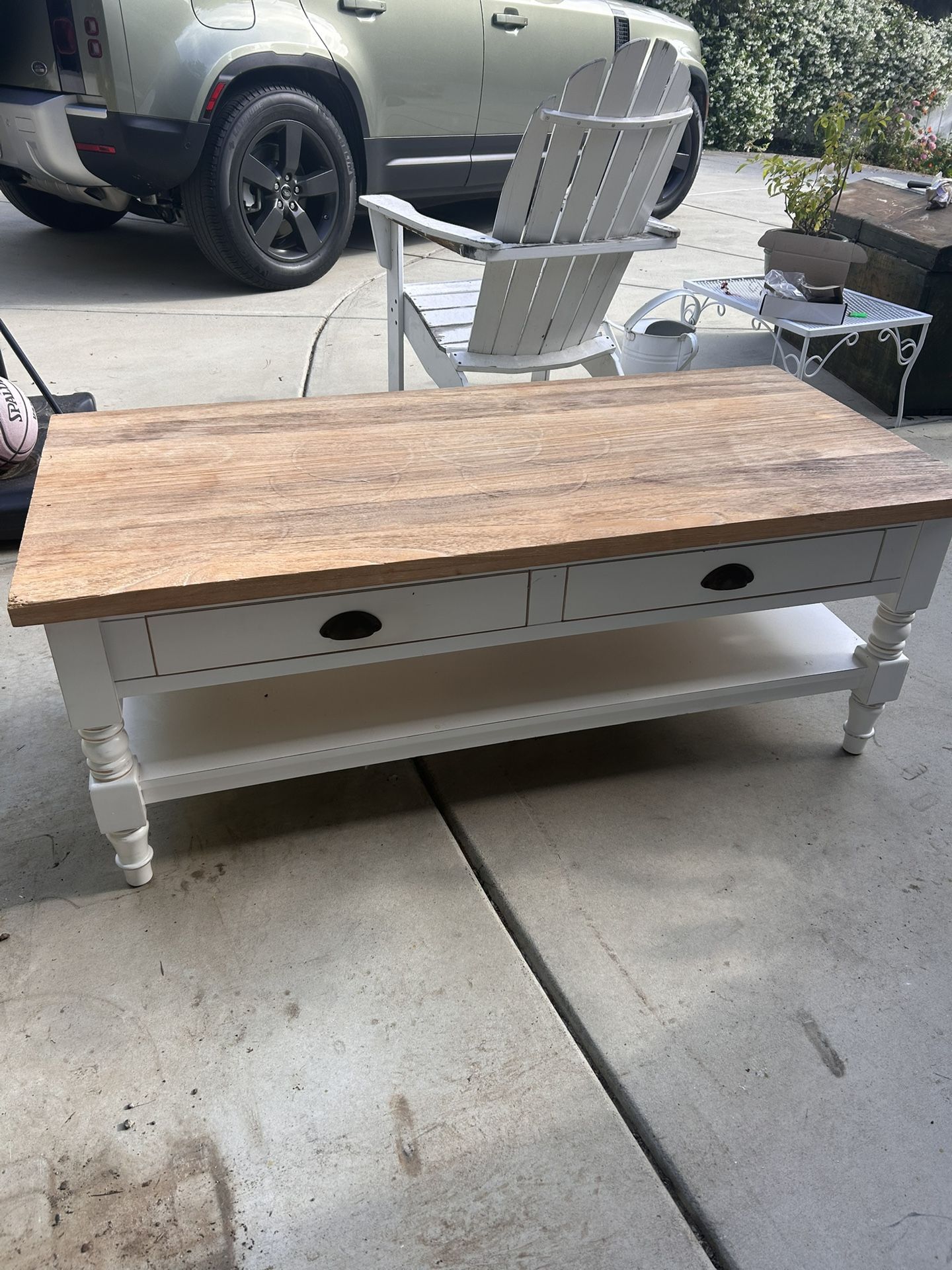 Kelly Clarkson Coffee Table