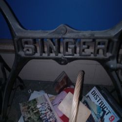 1925 Singer Sewing Machine 