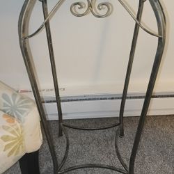 Plant Stand With Wicker Top $25.
