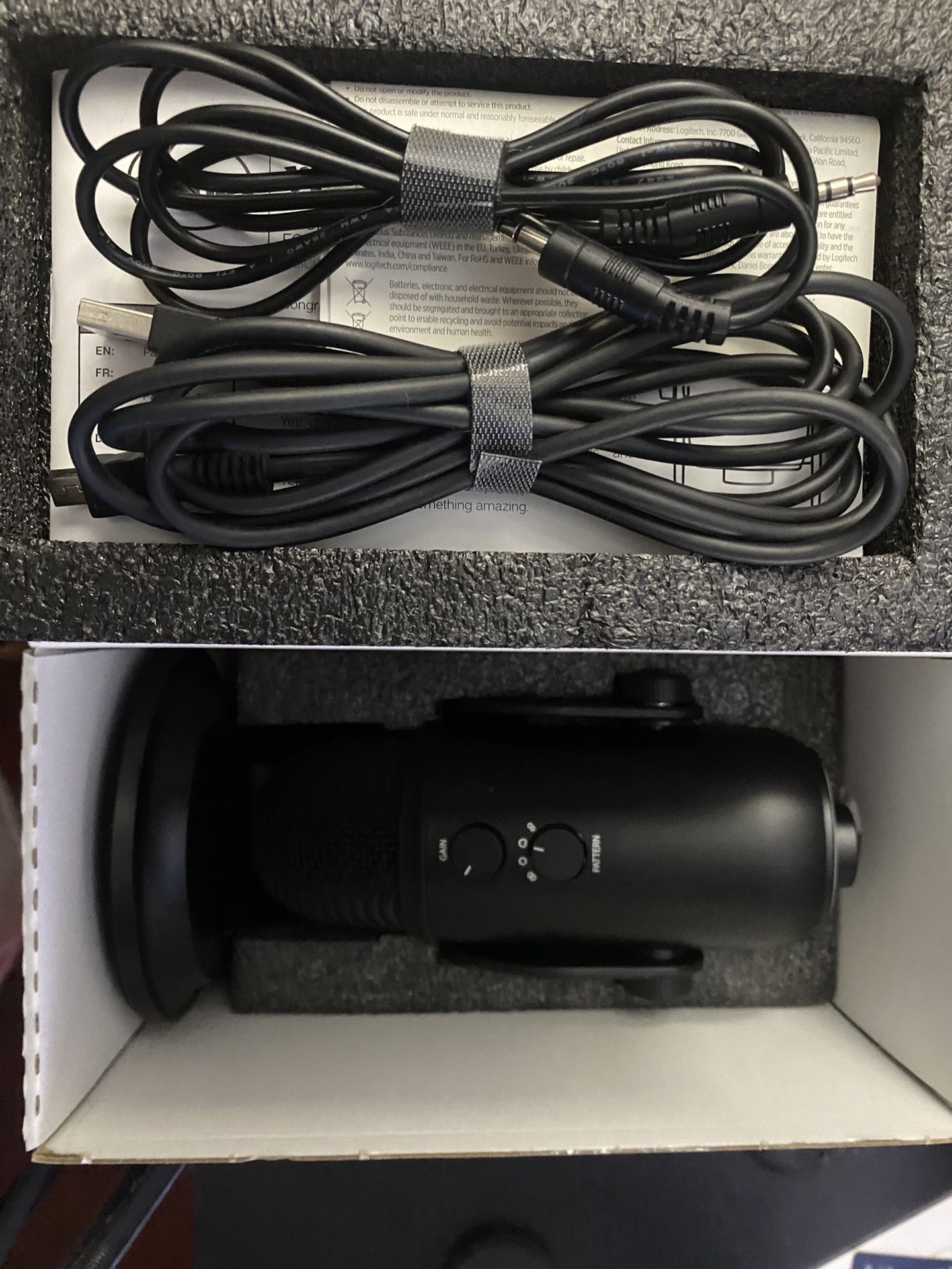 Like New- Blue yeti Microphone Blackout
