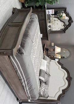Leonardo Sheffield Antique Gray Panel Bedroom Set [FREE CHEST] New 4 Pc Queen & King Bedroom set (Bed Frame, dresser, mirror, nightstand, chest,)