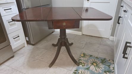 Duncan Phyfe Drooleaf Style Table Elite Tables Furnite Co. Vintage