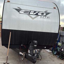 2024 EVO Lite 40 Feet toy hauler trailer