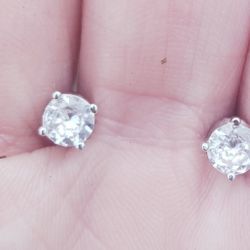 1/2 Carat Diamond Earrings 