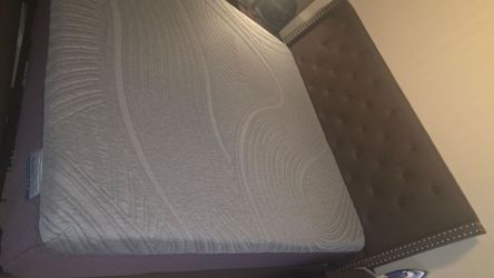 Used - Purple RestoreTM Cool Touch 11.5" Hybrid Mattress WITH FRAME/BA - $500