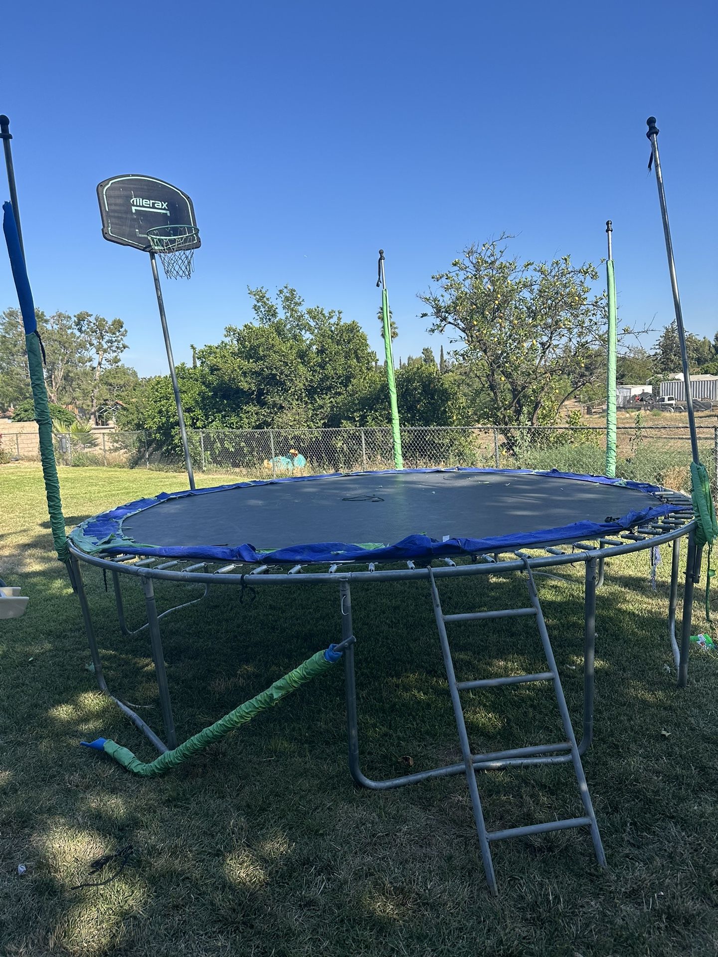 12 Ft Trampoline With Basketball Hoop!