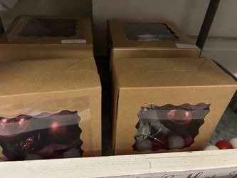 Gift Box Set of 4 Ornaments