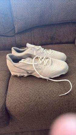 Mizuno Cleats (Brand New)