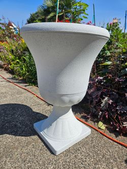 Durable 2 piece composite garden urn