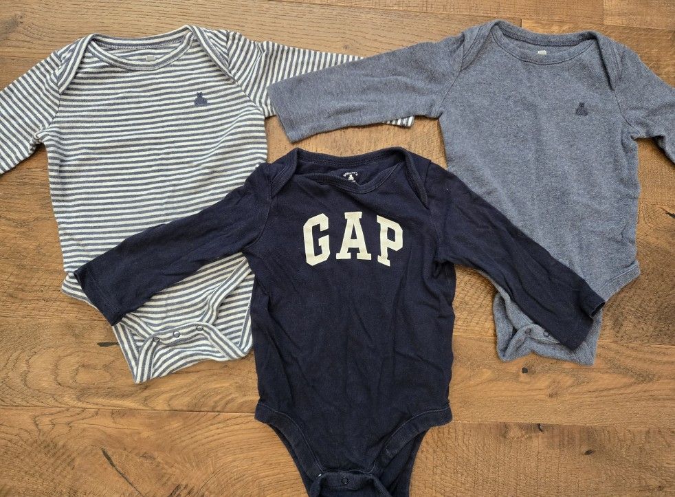 Gap Baby Long Sleeves Bodysuits (6-12 Months)