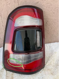 2019 - 2022 Dodge Ram 1500 Left Driver Black Trim Tail Light *No Blind Spot*