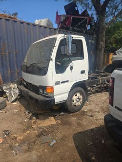 Izusu parts truck gas