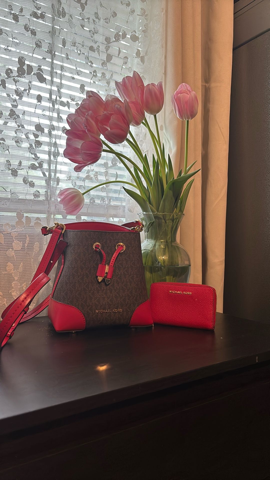 Michael Kors Bucket Bag & Matching Wallet
