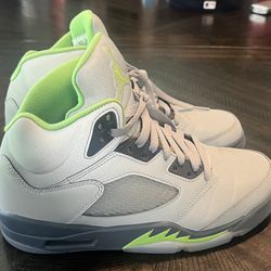 Jordan 5 Green bean Size 8 