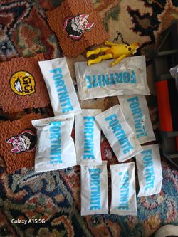 Fortnite, Pieces
