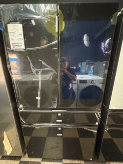 Samsung Bespoke Refrigerator With Family Hub And Beverage Center In Charcoal Glass