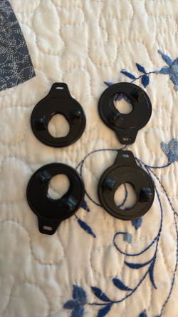 Guitar strap locks