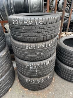 225/40/18 and 255/35/18 Michelin 225/40ZR18 255/35ZR18 staggered set of matching 4 used tires in great condition 400$ for 4 tires plus tax . Mount av