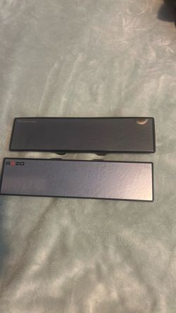 2 rearview mirrors