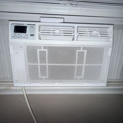 TCL window Type Air Conditioner  10,000 BTU 
