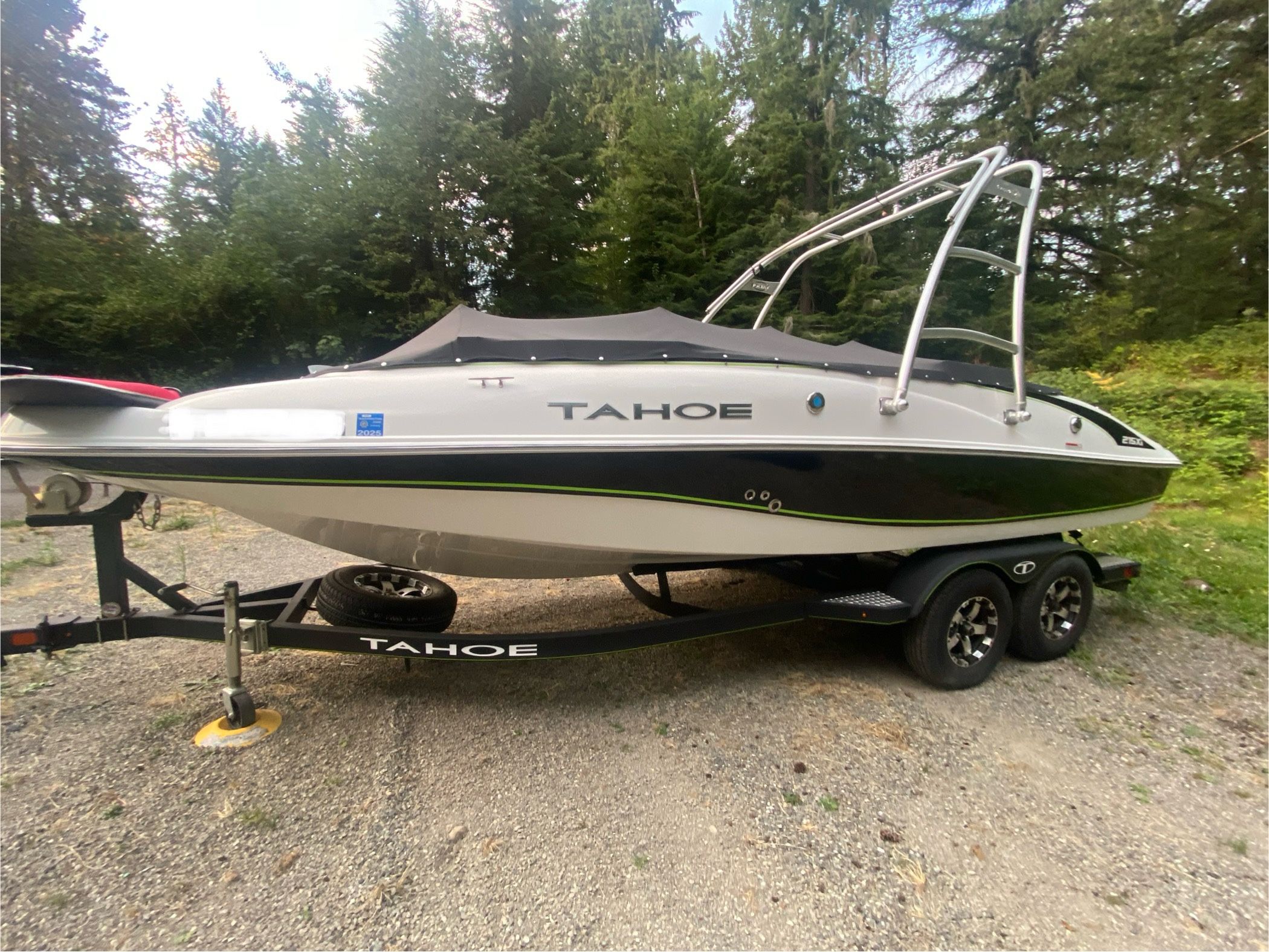 2018 Tahoe 215xi deck 215xi