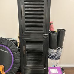 Armoir Cabinet