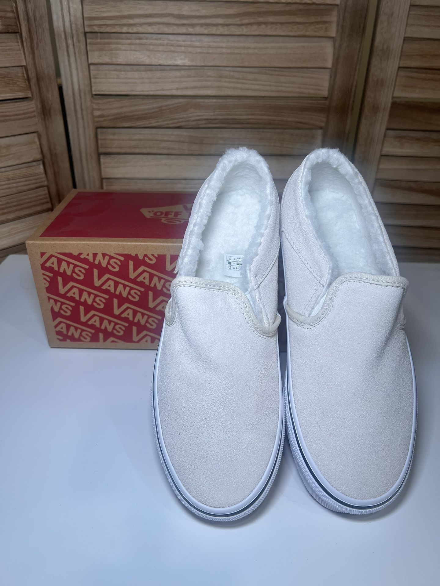 Vans Size 7 Sherpa Slip On Shoes
