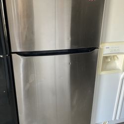 LG Stainless Steel Top And Bottom Refrigerator And Repair 