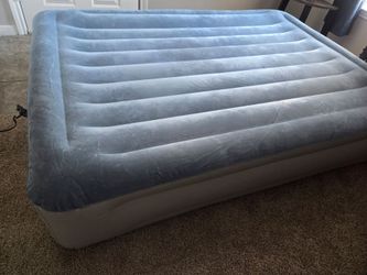 Intex Queen Air Mattress w/Pump