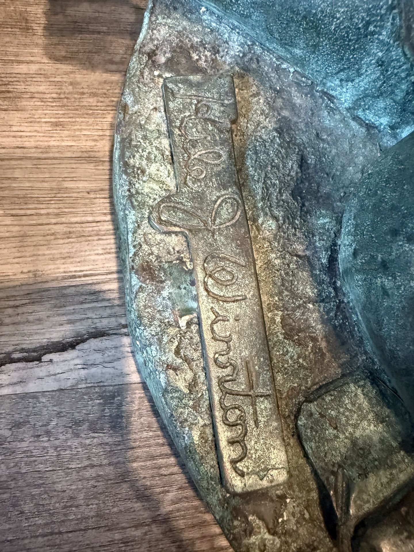 Cast bronze garden water fountain