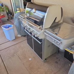 WEBER Barbacue Grill