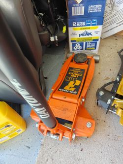 DAYTONA 3 Ton Low-Profile Professional Floor Jack