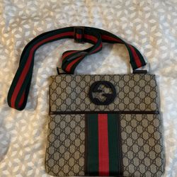 Gucci Messenger bag