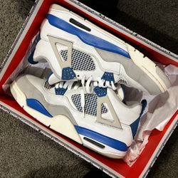 Air Jordan 4 Military Blue