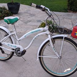 White And Mint Women's Beach Cruiser 7 Speed