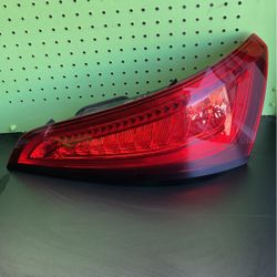 13-17 Audi Q5 RH Right Side Inner LED Taillight OEM 8R0945094D