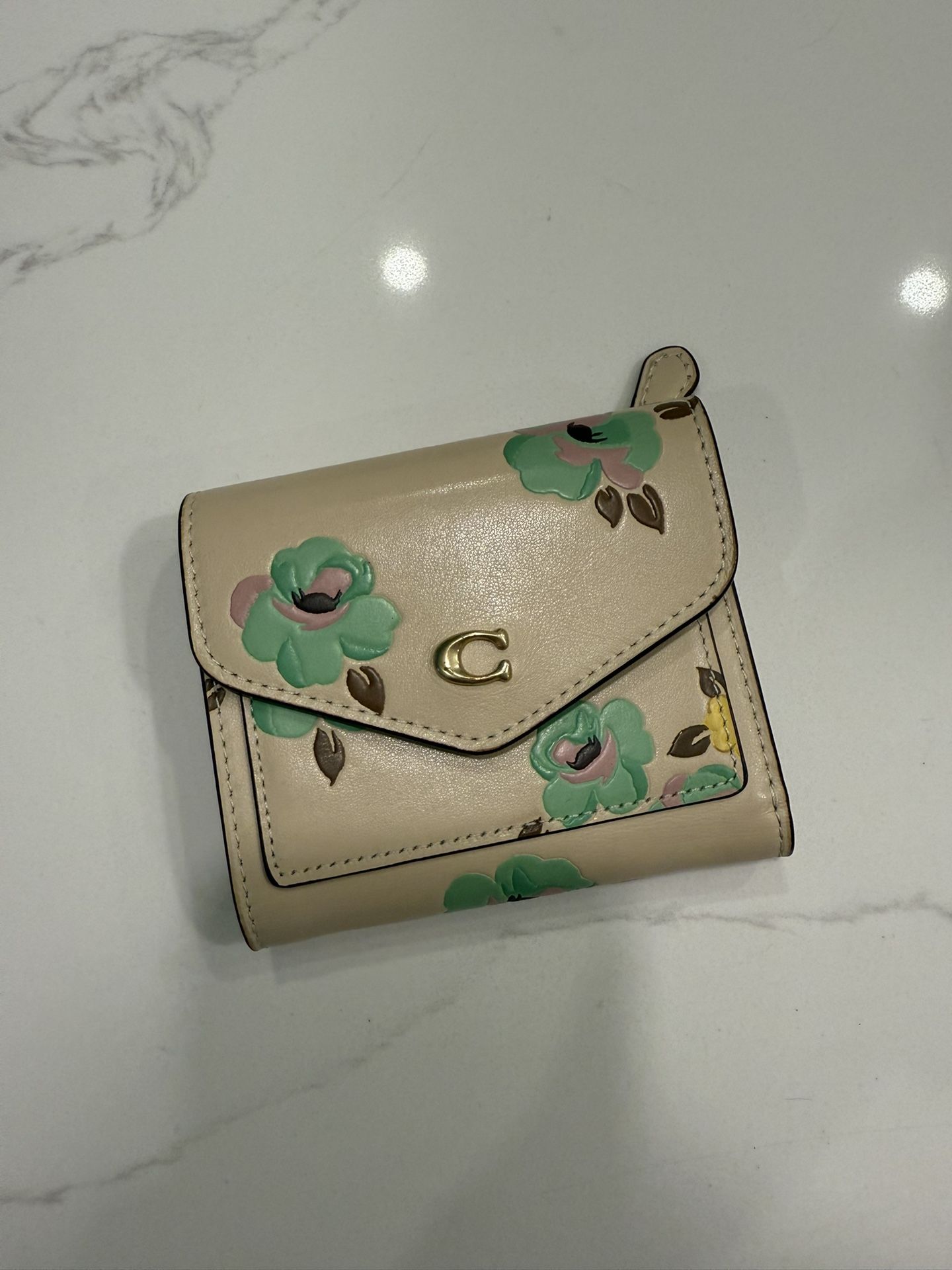 Wyn Small Wallet With Floral Print