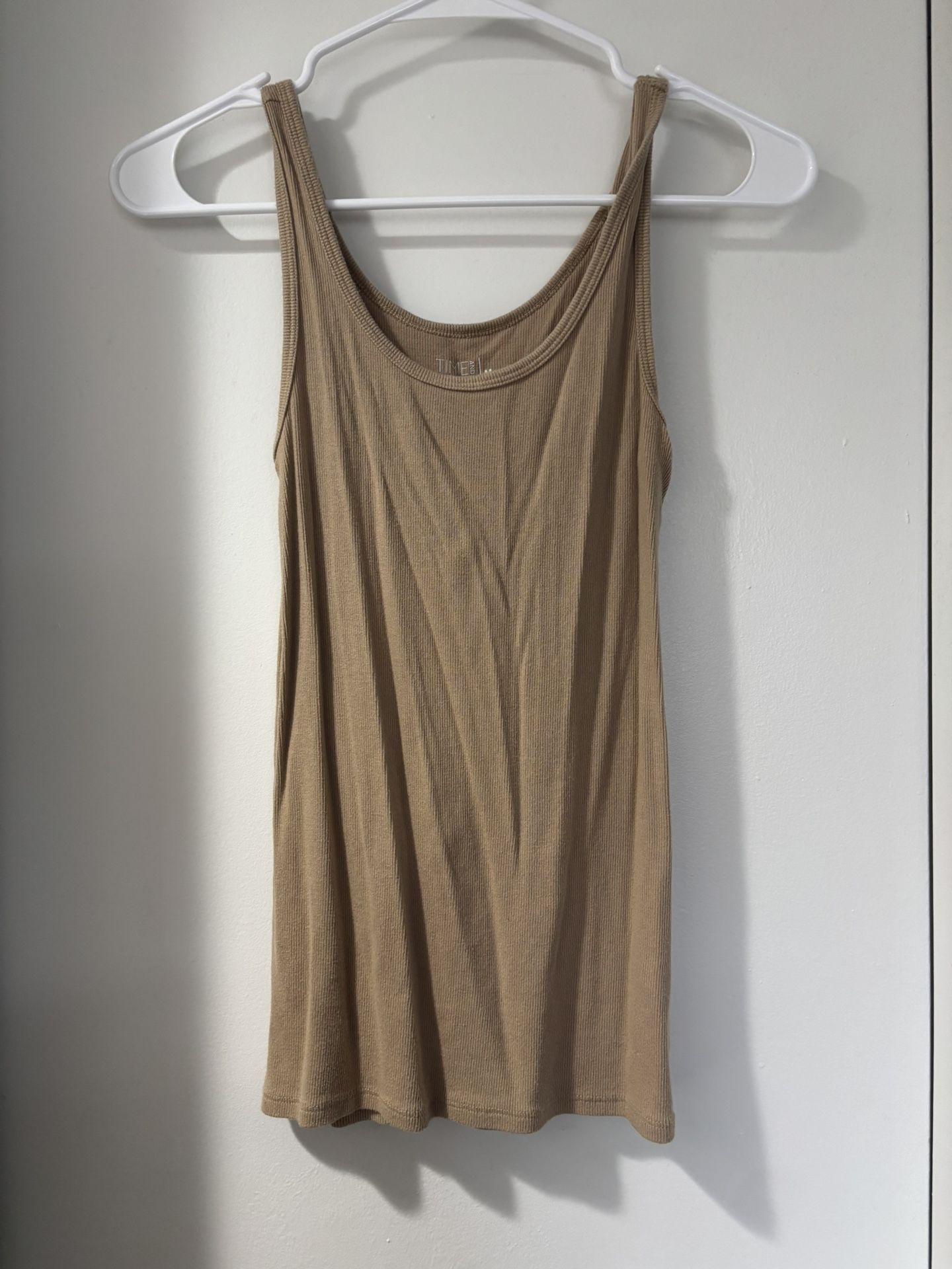 Women’s Clothing Lot – Lots of Cute Pieces! Clean, smoke-free home. All items washed and in great condition. Sizes vary but mostly women’s/medium.