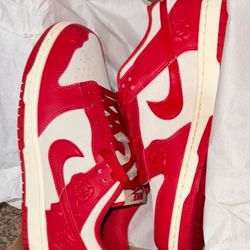 Women’s Nike New In Box Size 9