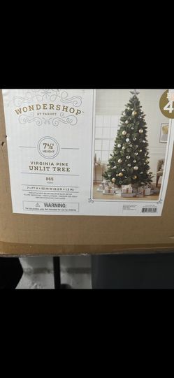 Christmas Tree Unlit 7.5ft