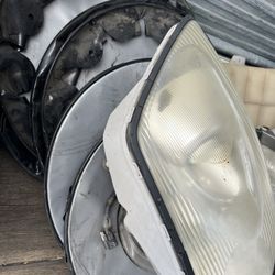 Oem Volvo Vnl Headlights $25 