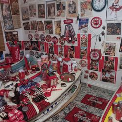 Store Closed Selling 1700 Vintage Coke Collectibles 