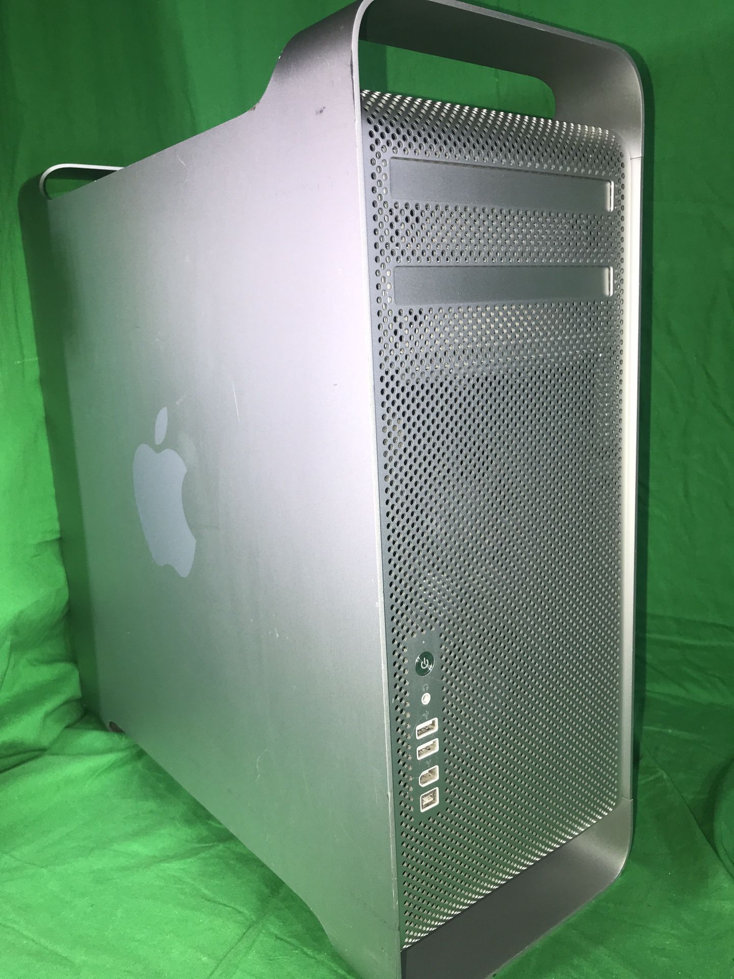Apple Mac Pro 2.1 A1186 8-Core Xeon X5365 3GHz 32GB 1.1TB Fusion Drive