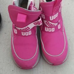Girl pink ugg boots