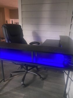LED L shaped desk with office chair
